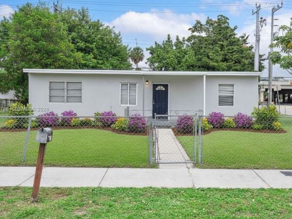 2201 NW 166th St, Miami Gardens, FL 33054