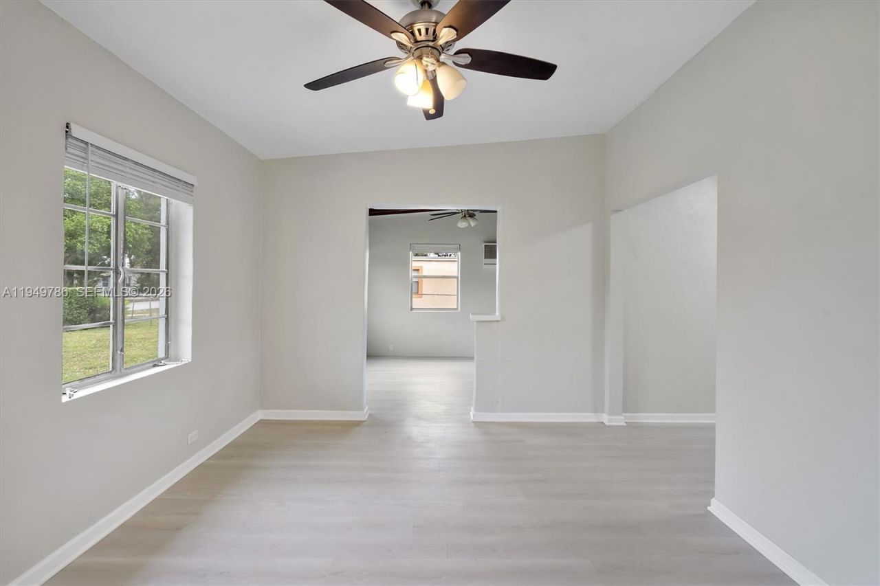 2201 NW 166th St, Miami Gardens, FL 33054 Photo