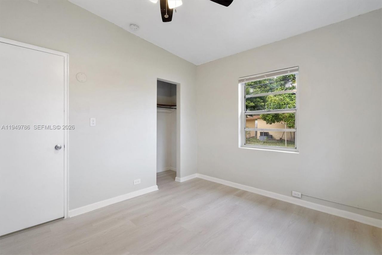 2201 NW 166th St, Miami Gardens, FL 33054 Photo