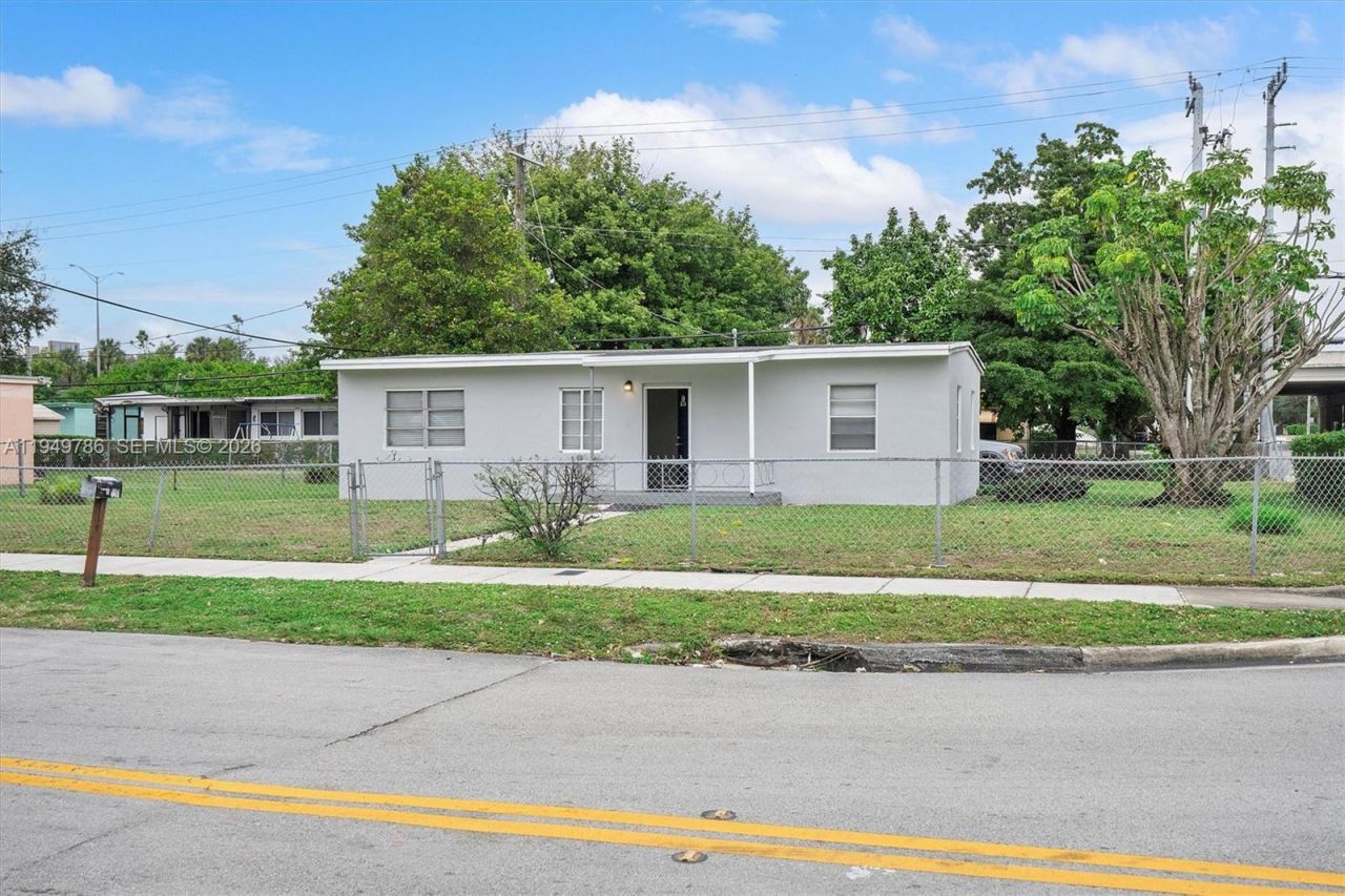 2201 NW 166th St, Miami Gardens, FL 33054 Photo