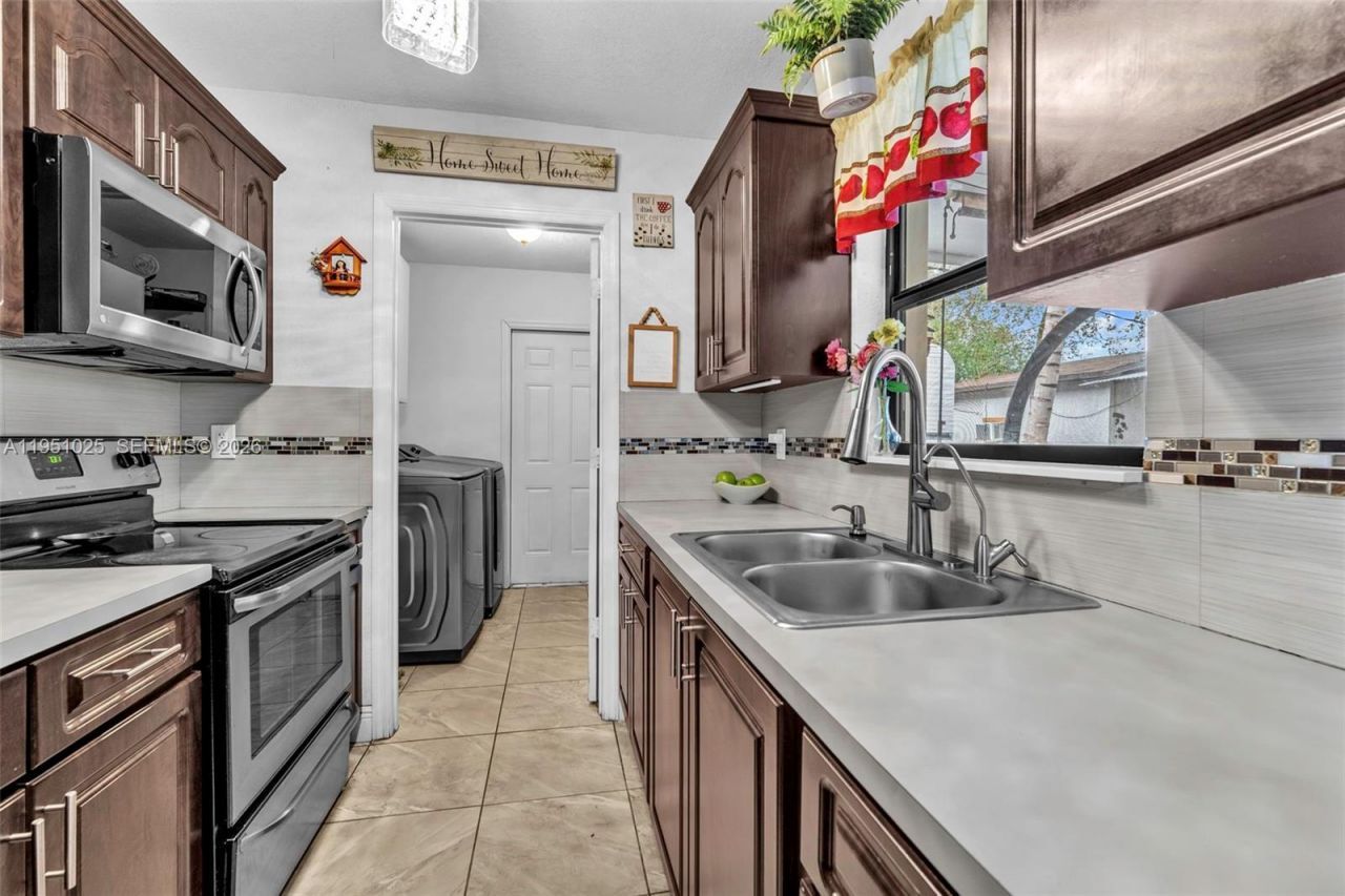 1765 SW 3rd Ct, Homestead, FL 33030 Photo