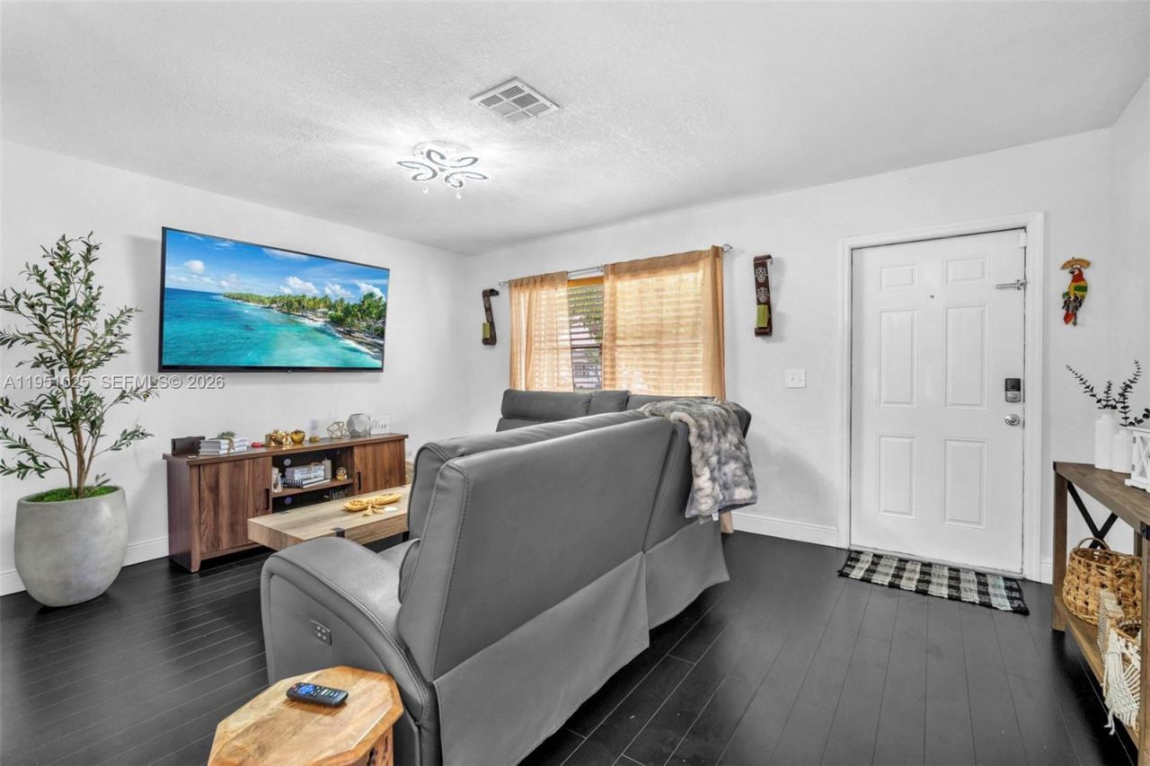 1765 SW 3rd Ct, Homestead, FL 33030 Photo