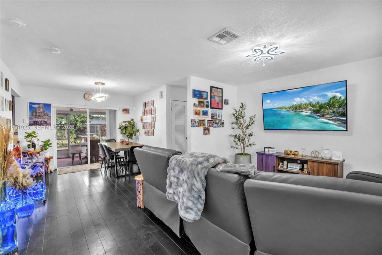 1765 SW 3rd Ct, Homestead, FL 33030 Photo