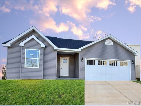 1724 Twelve Oaks Place, Pevely, MO 63070