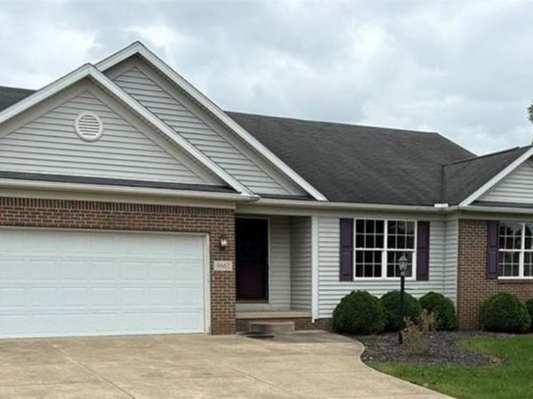 4662 Helmsworth Drive NE, Canton, OH 44714
