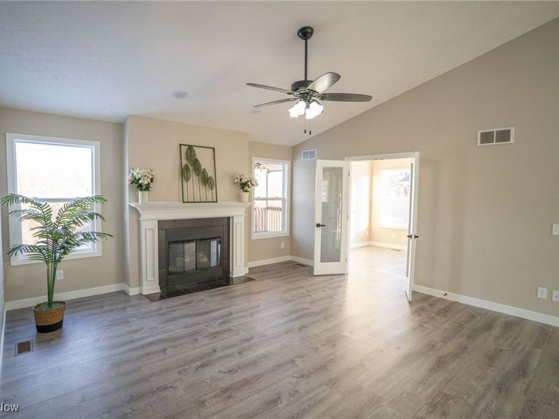 4662 Helmsworth Drive NE, Canton, OH 44714 Photo 5