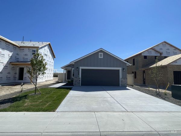 10080 Longtail Drive, Nampa, ID 83687