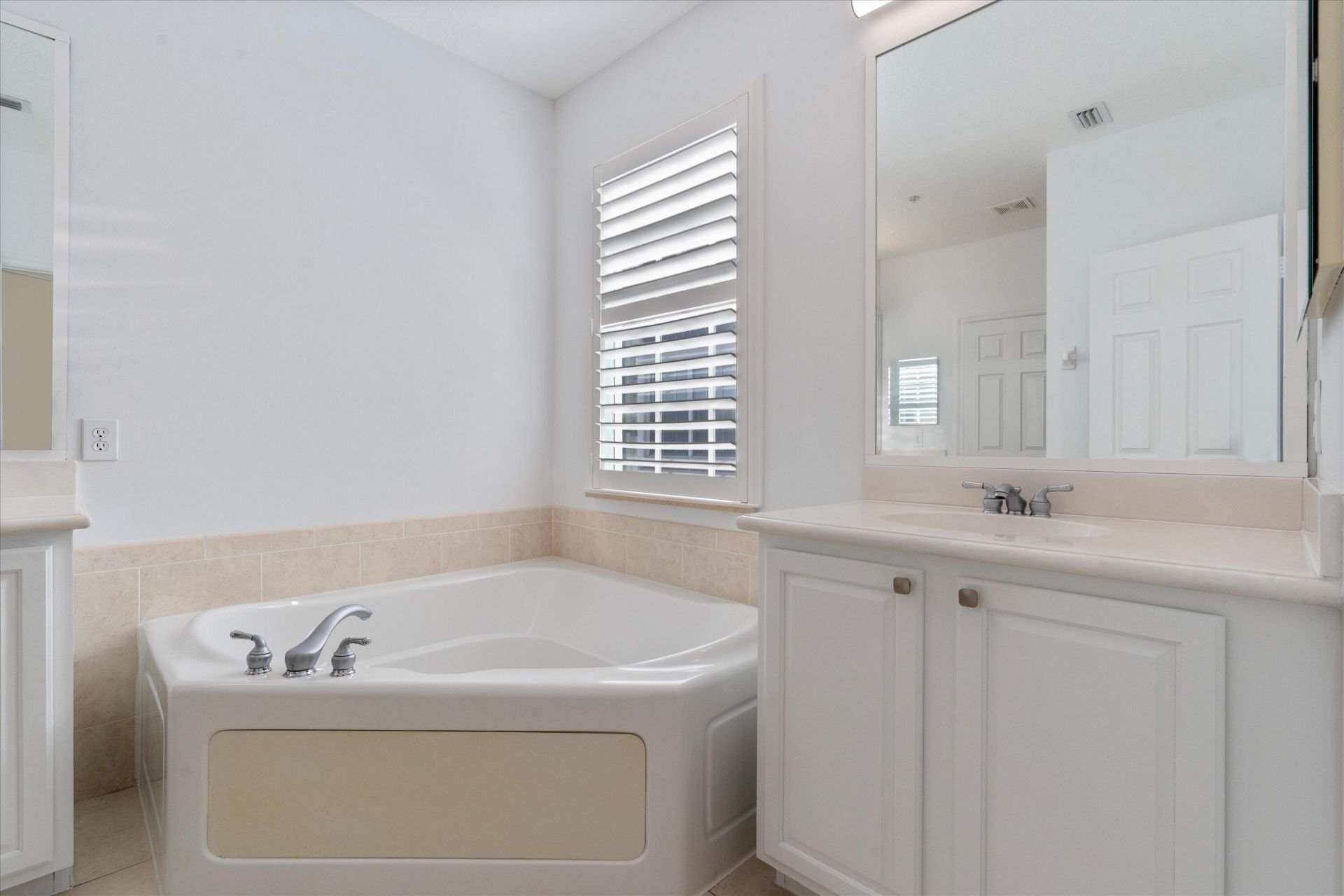 295 NE 5th Avenue, Unit 32, Delray Beach, FL 33483 Photo