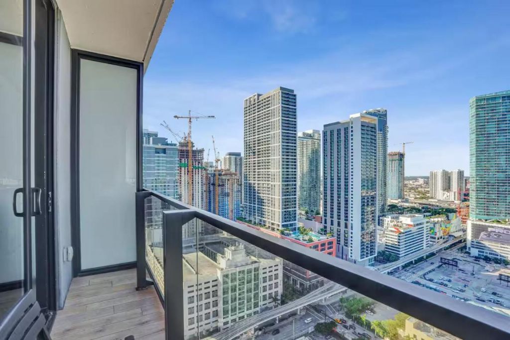 398 NE 5th Street, Unit 2403, Miami, FL 33132 Photo