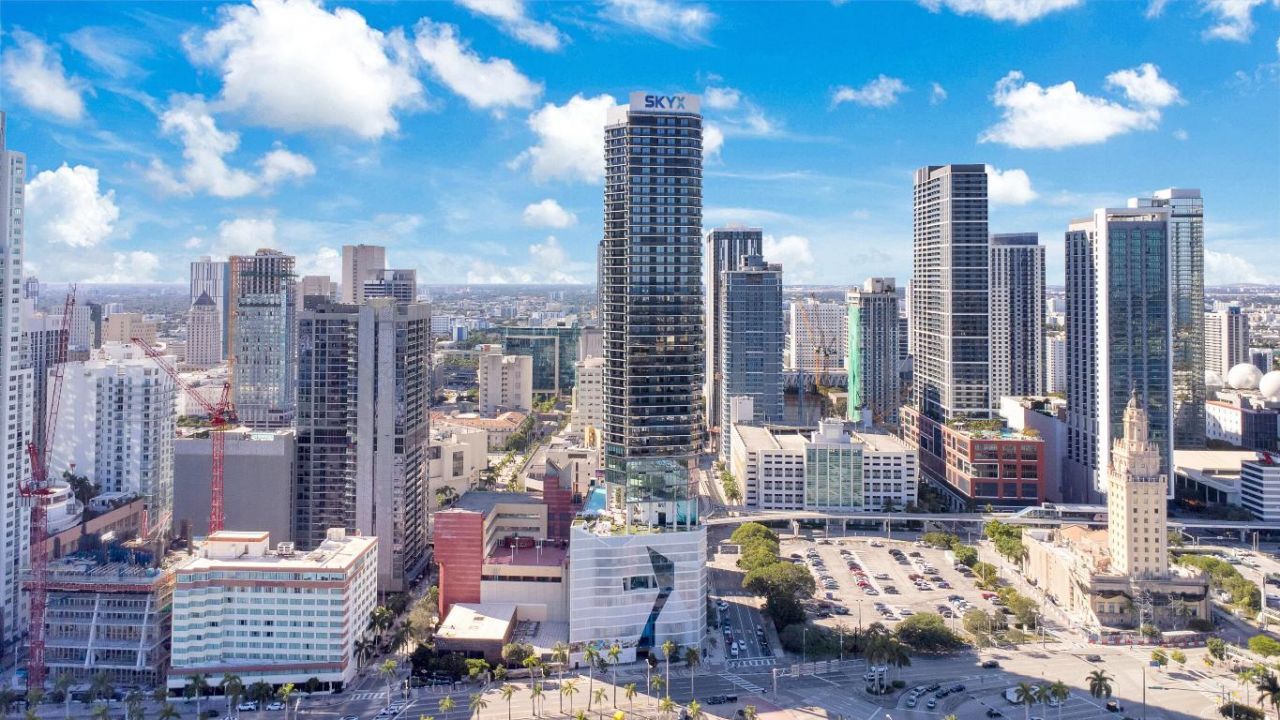 398 NE 5th Street, Unit 2403, Miami, FL 33132 Photo