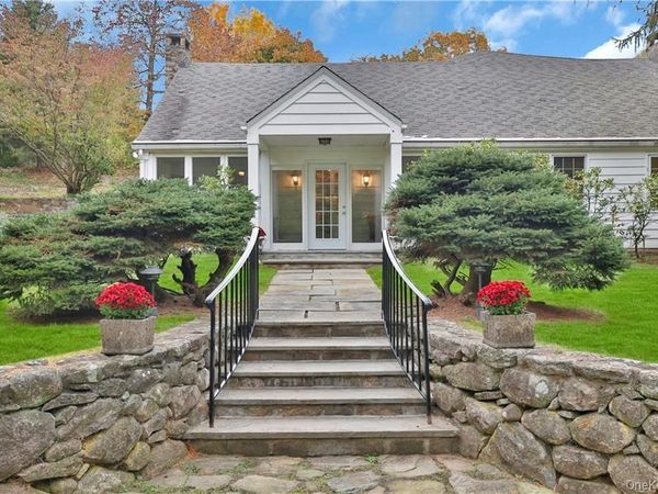 6 Raven Way , Pleasantville, NY 10570