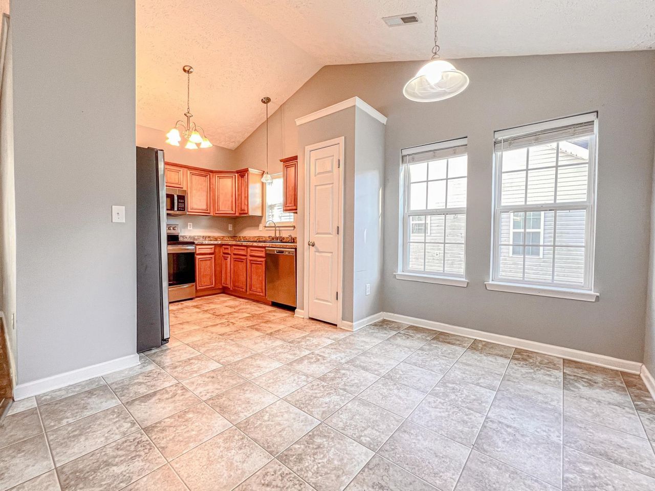 172 River Reach Dr. Photo 6