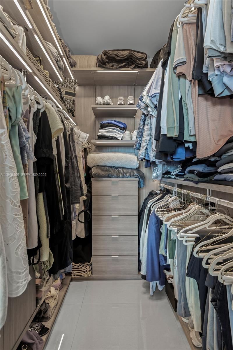 3330 NE 190th St, Unit 2111, Aventura, FL 33180 Photo