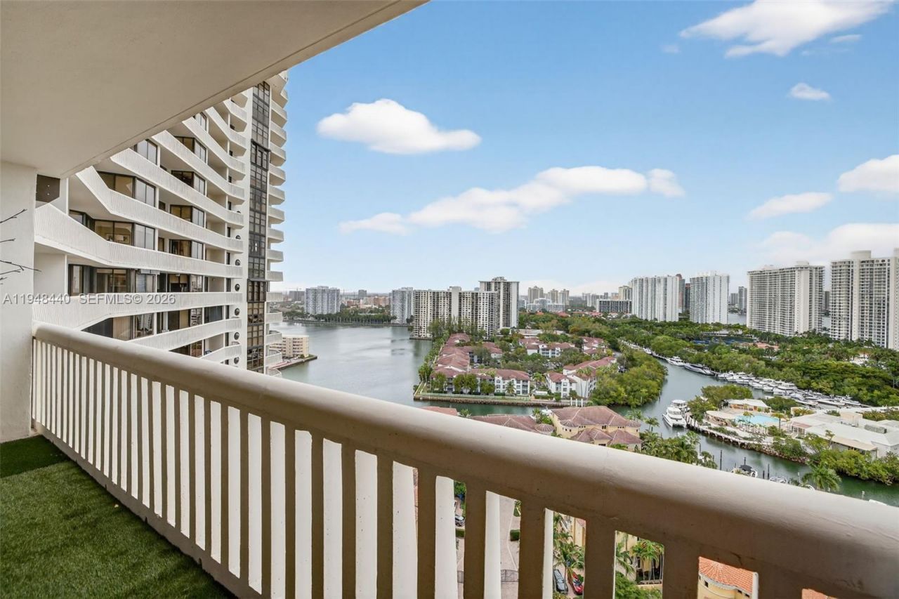 1000 Island Blvd , Unit 2105, Aventura, FL 33160 Photo