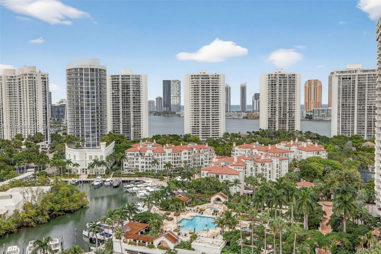 1000 Island Blvd , Unit 2105, Aventura, FL 33160 Photo