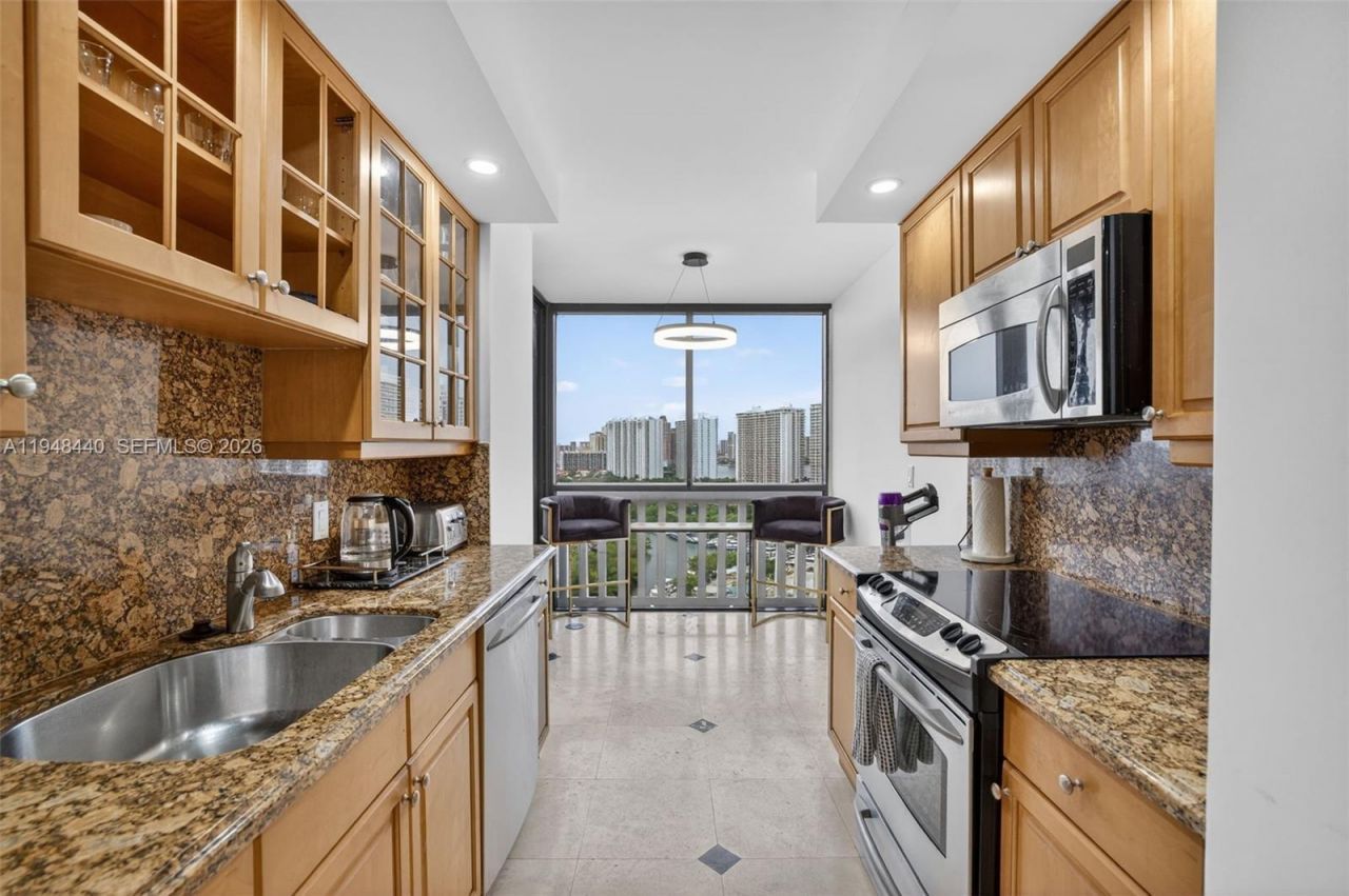 1000 Island Blvd , Unit 2105, Aventura, FL 33160 Photo