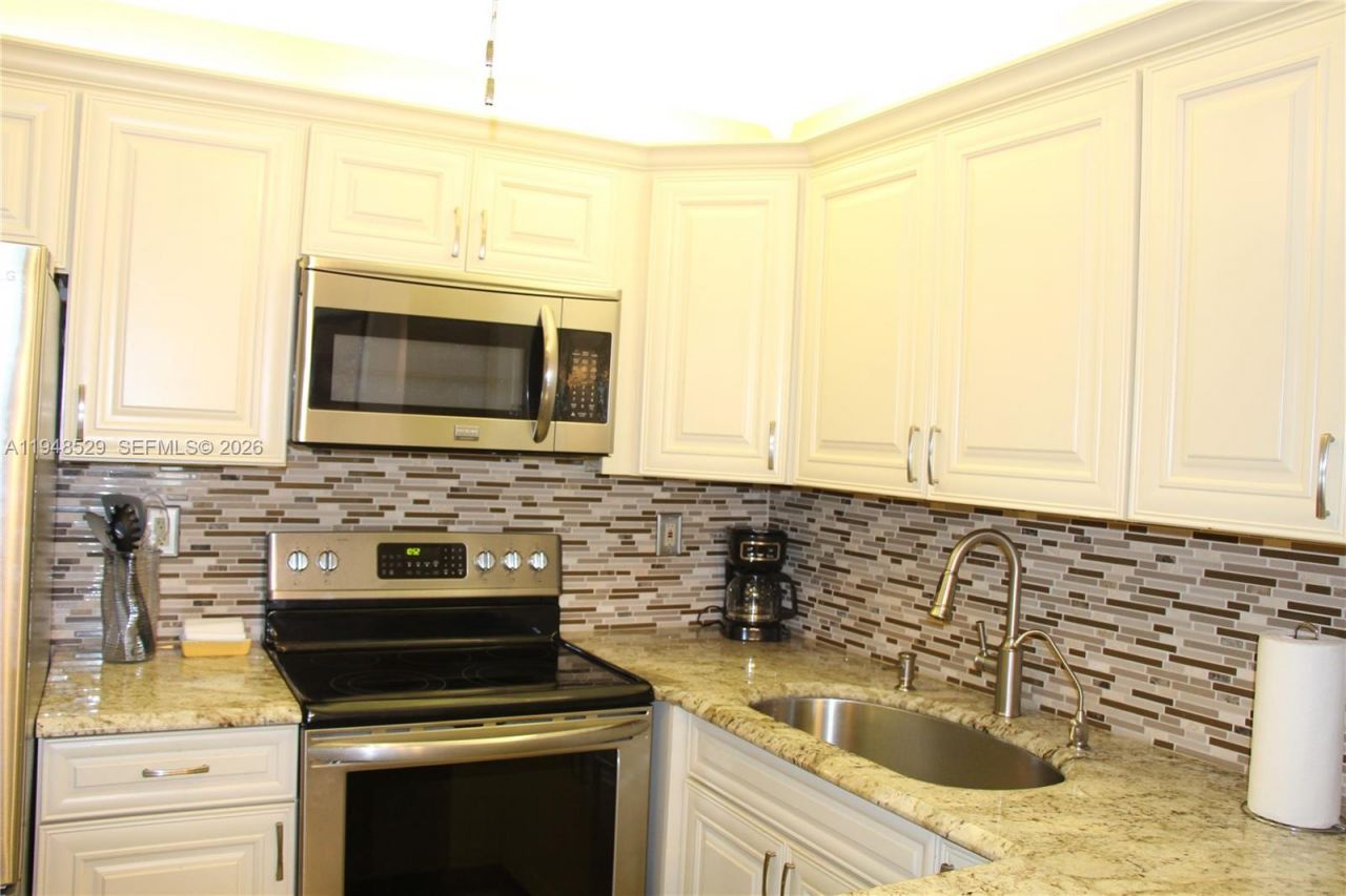 5620 SW 3rd Pl, Unit 114, Margate, FL 33068 Photo