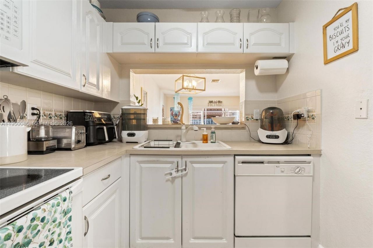 4826 NW 116th Ave, Doral, FL 33178 Photo