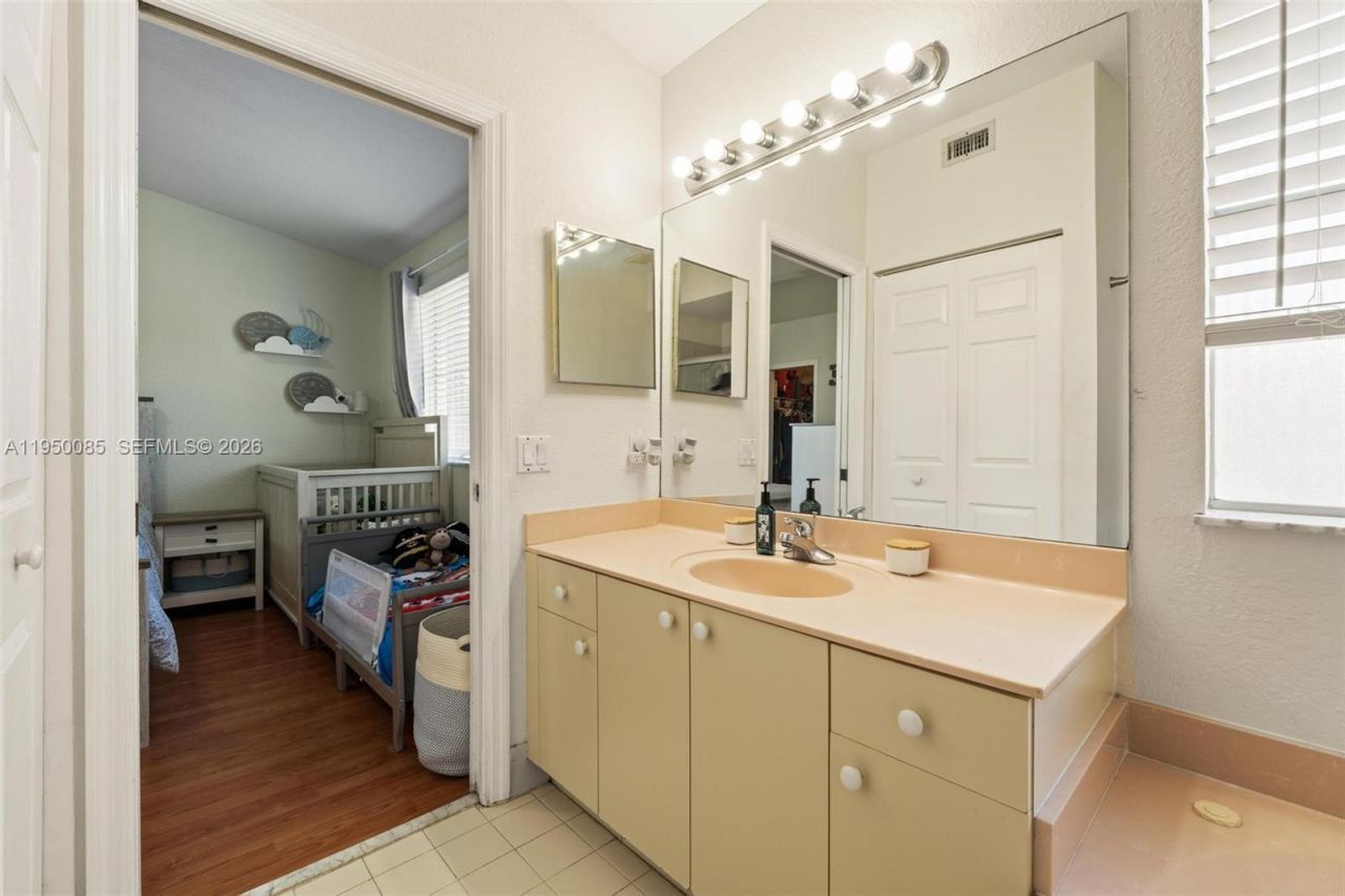 4826 NW 116th Ave, Doral, FL 33178 Photo