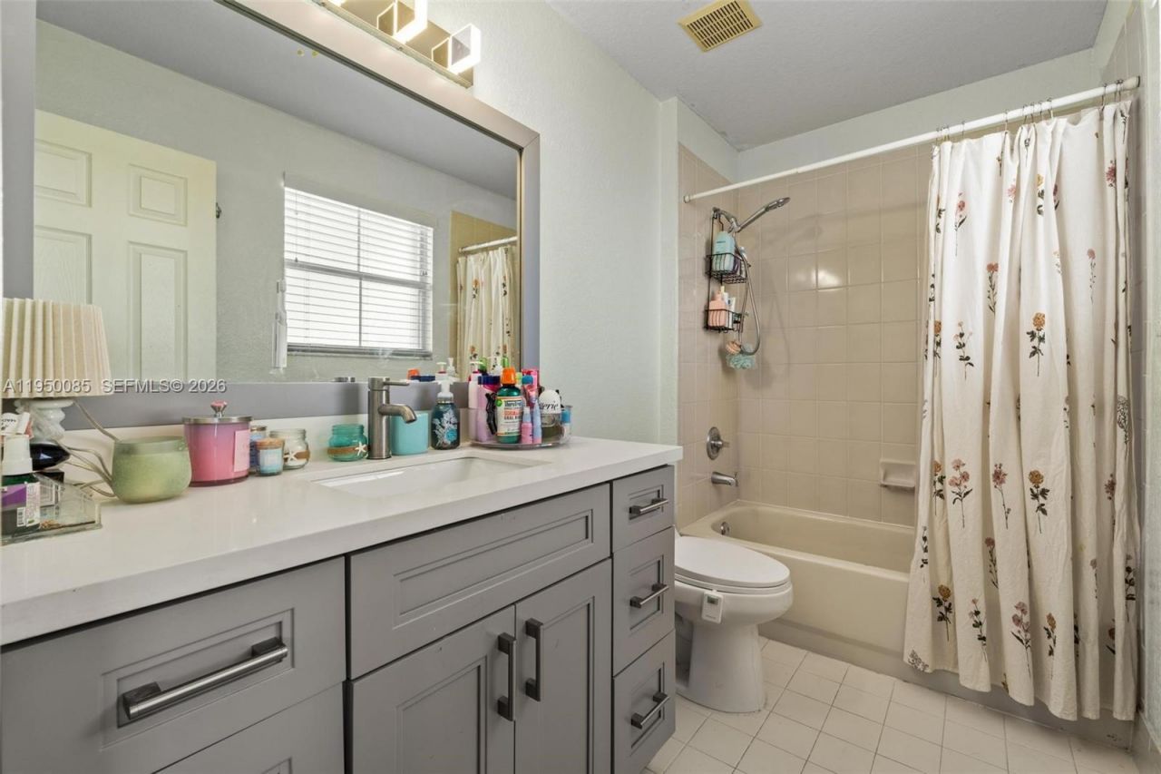 4826 NW 116th Ave, Doral, FL 33178 Photo