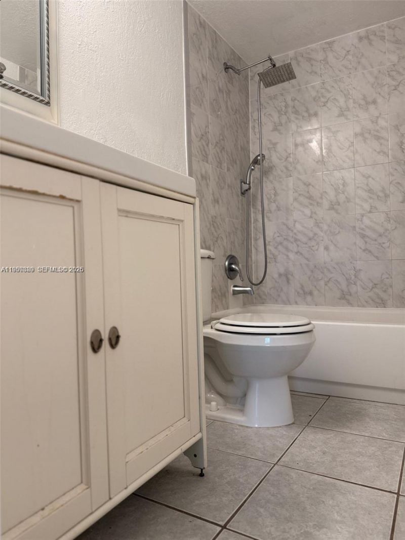 7477 SW 82nd St, Unit C309, Miami, FL 33143 Photo