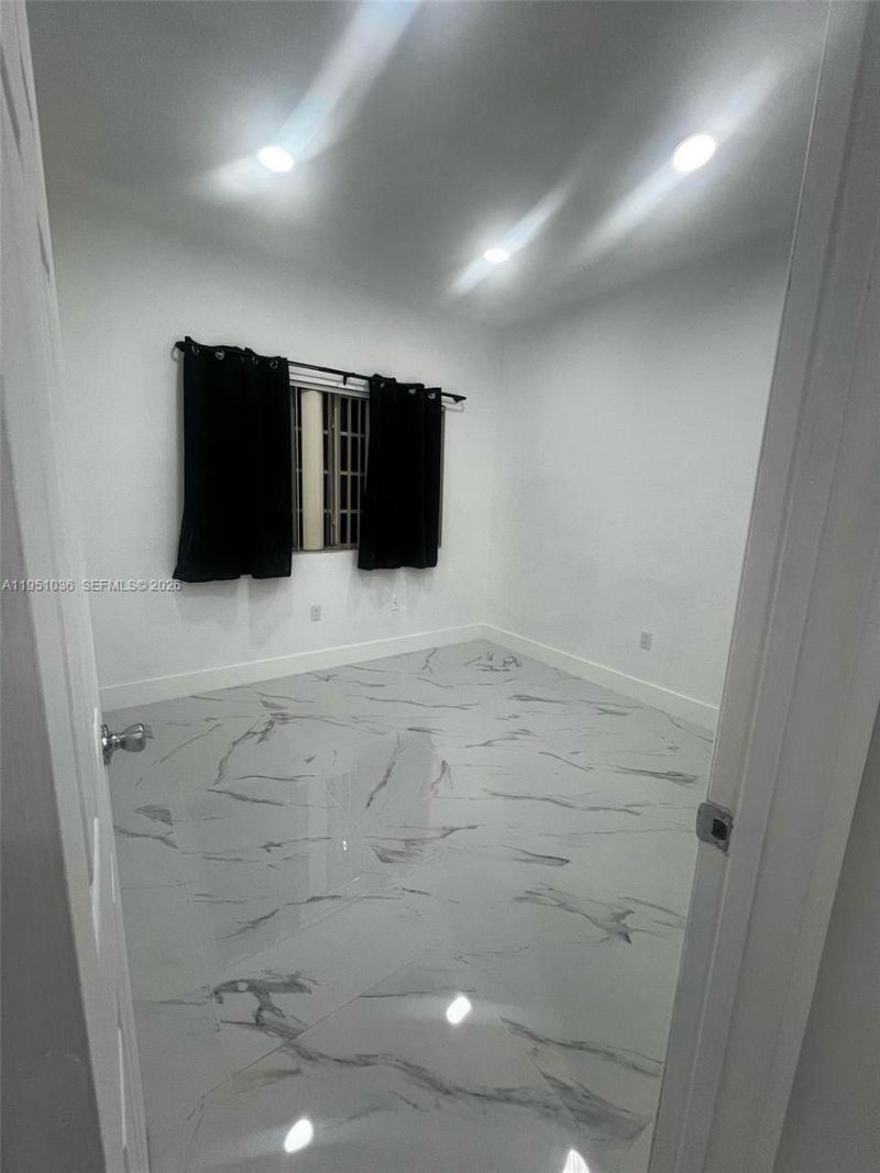 355 E 4th St , Unit 203, Hialeah, FL 33010 Photo