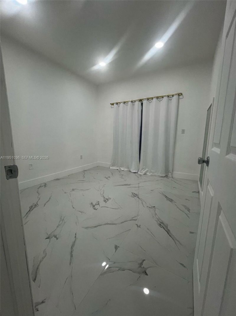 355 E 4th St , Unit 203, Hialeah, FL 33010 Photo