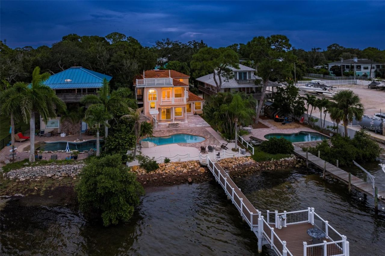 302 Shore Drive, Palm Harbor, FL 34683 Photo