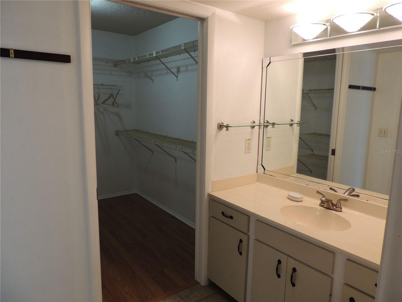 324 Timberlake Drive, Unit 324, Bradenton, FL 34210 Photo