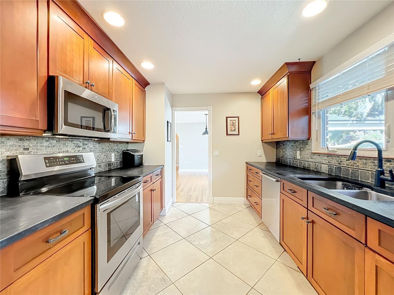 2400 Topping Place, Eustis, FL 32726 Photo