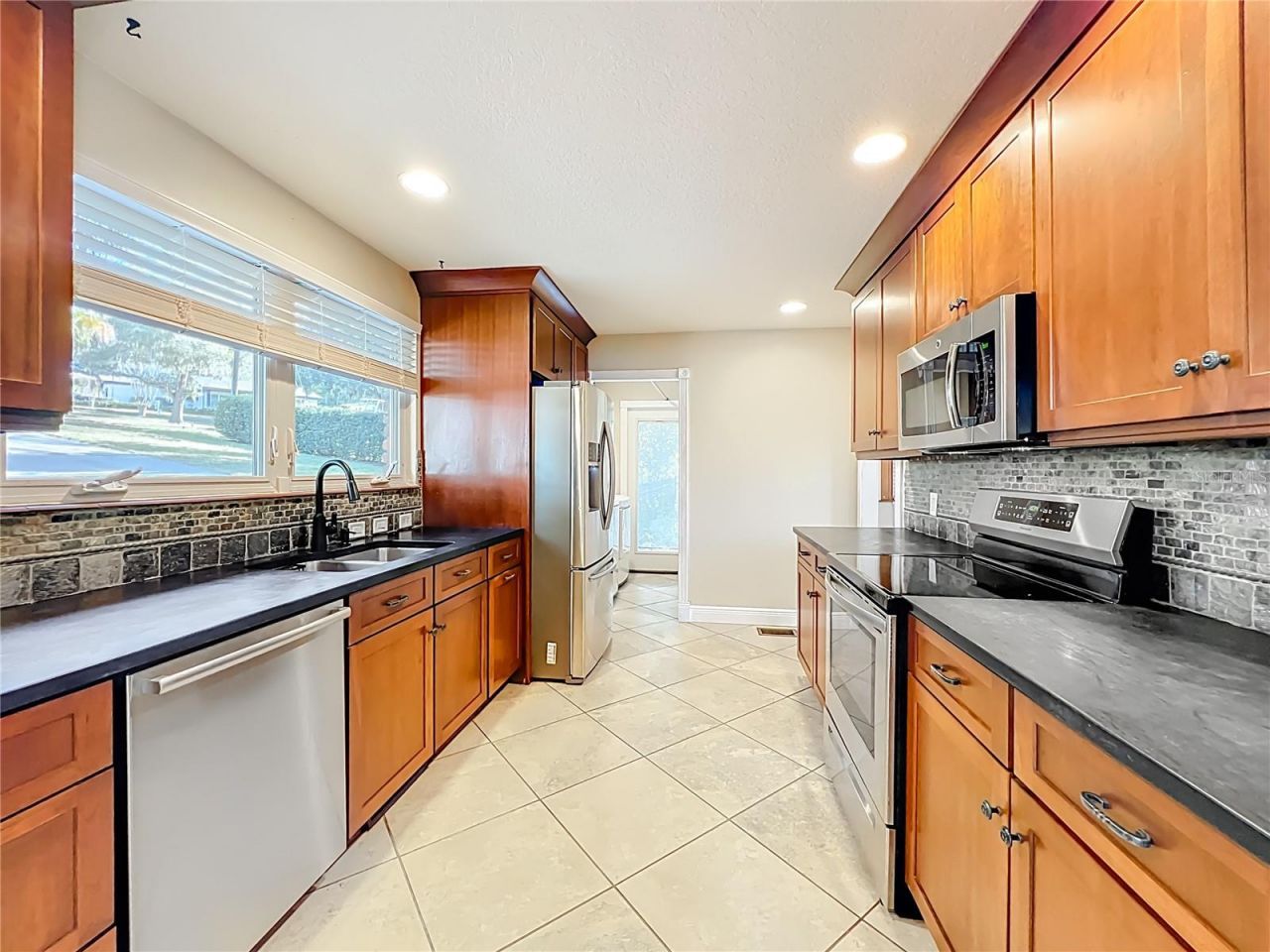 2400 Topping Place, Eustis, FL 32726 Photo