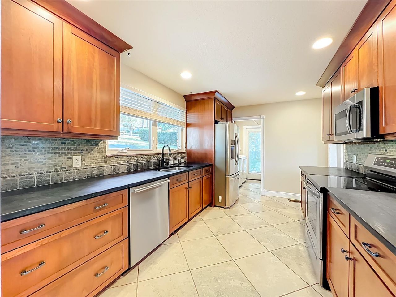 2400 Topping Place, Eustis, FL 32726 Photo