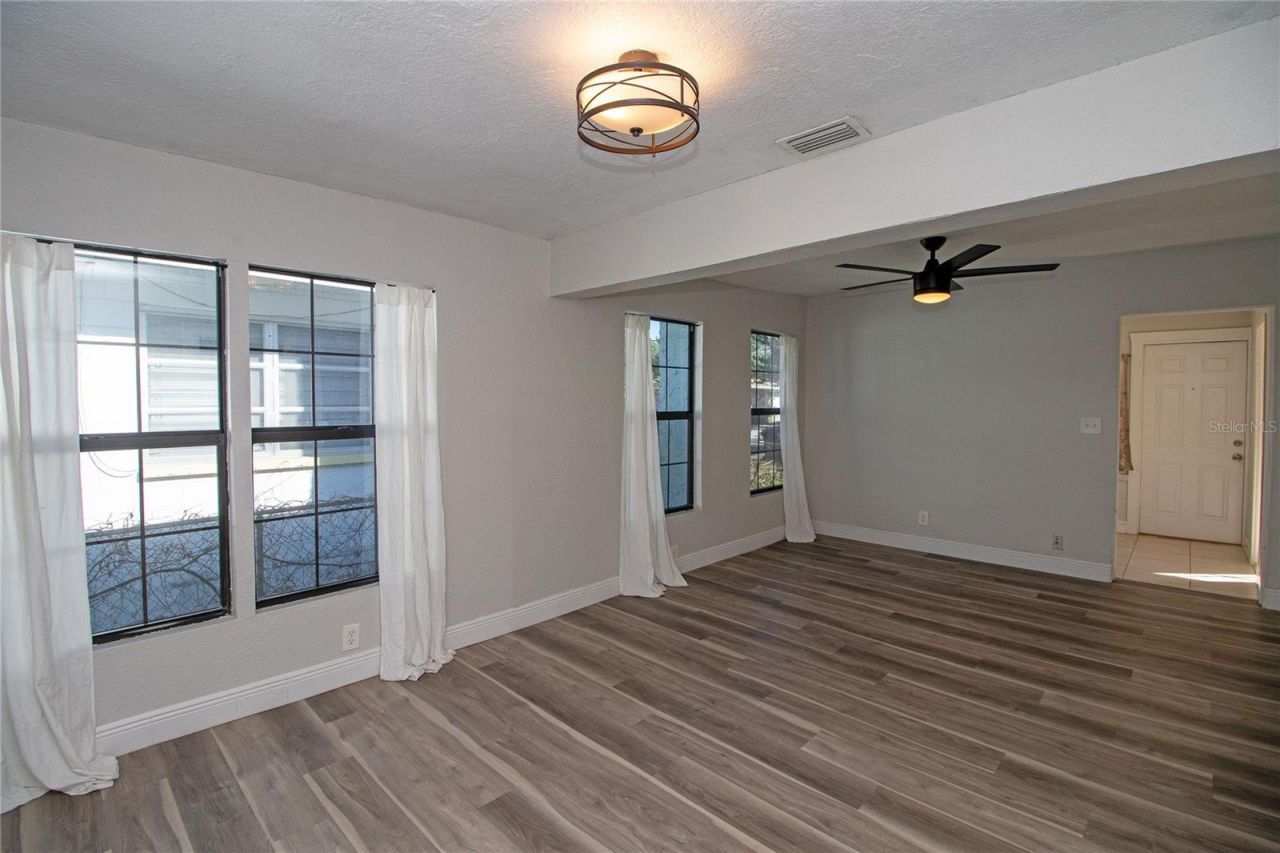 2425 Auburn Street S, Saint Petersburg, FL 33712 Photo