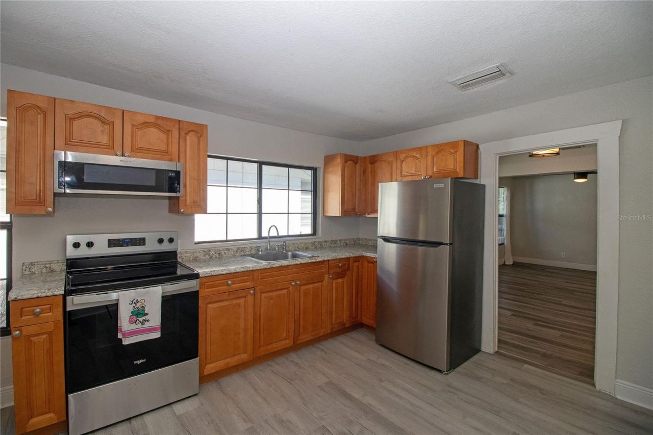 2425 Auburn Street S, Saint Petersburg, FL 33712 Photo