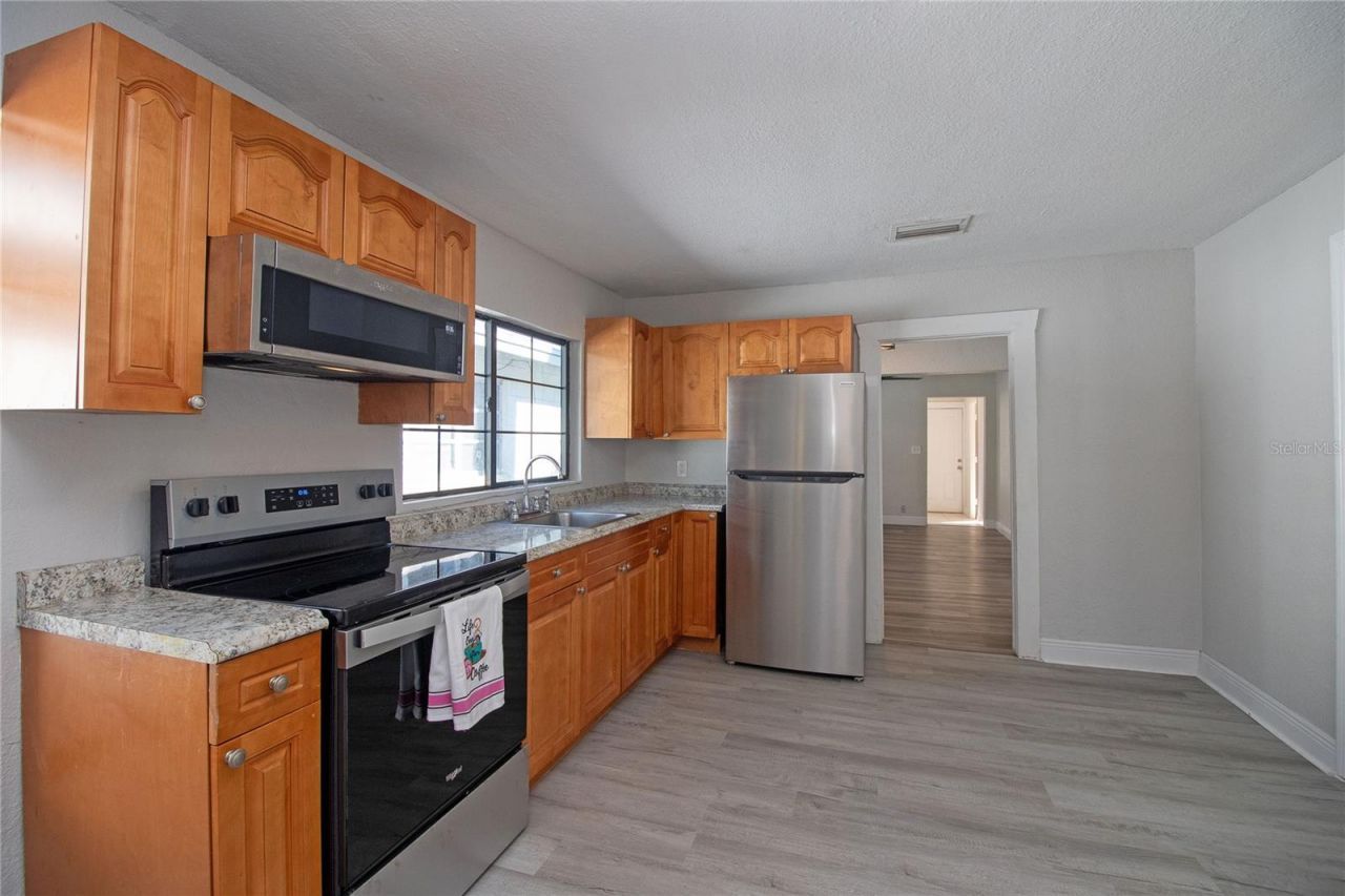 2425 Auburn Street S, Saint Petersburg, FL 33712 Photo