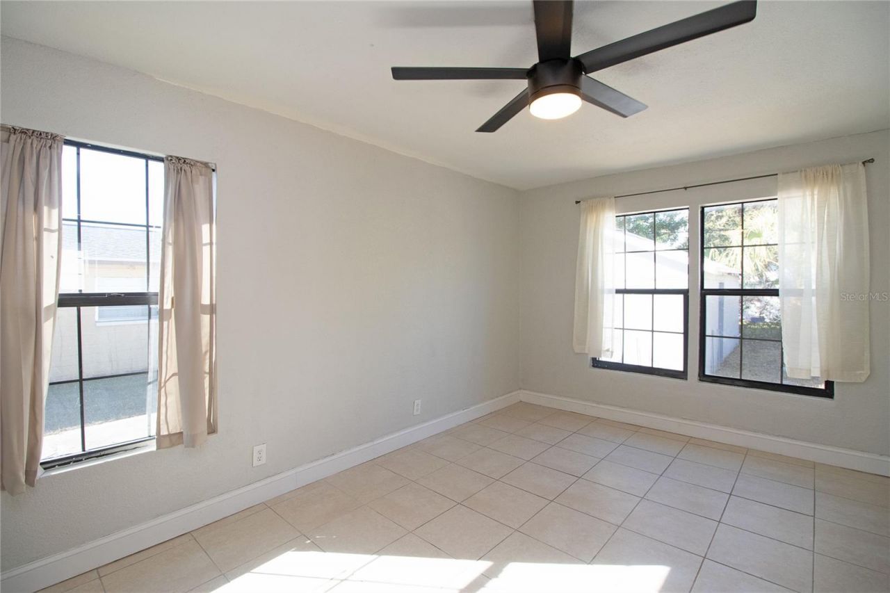 2425 Auburn Street S, Saint Petersburg, FL 33712 Photo