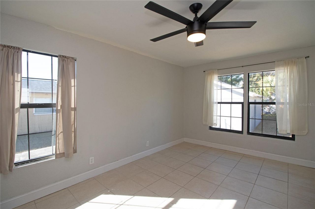 2425 Auburn Street S, Saint Petersburg, FL 33712 Photo