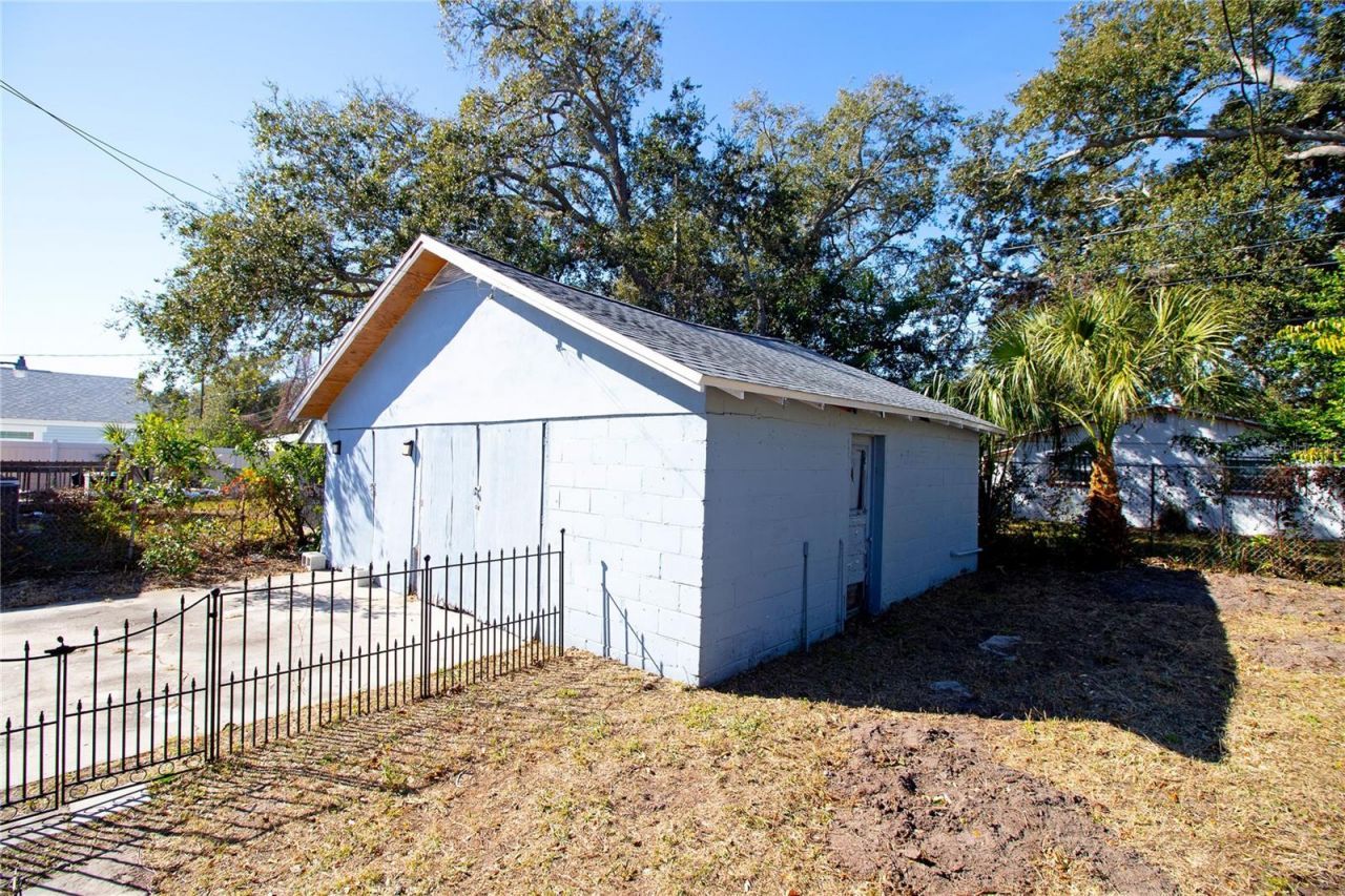 2425 Auburn Street S, Saint Petersburg, FL 33712 Photo