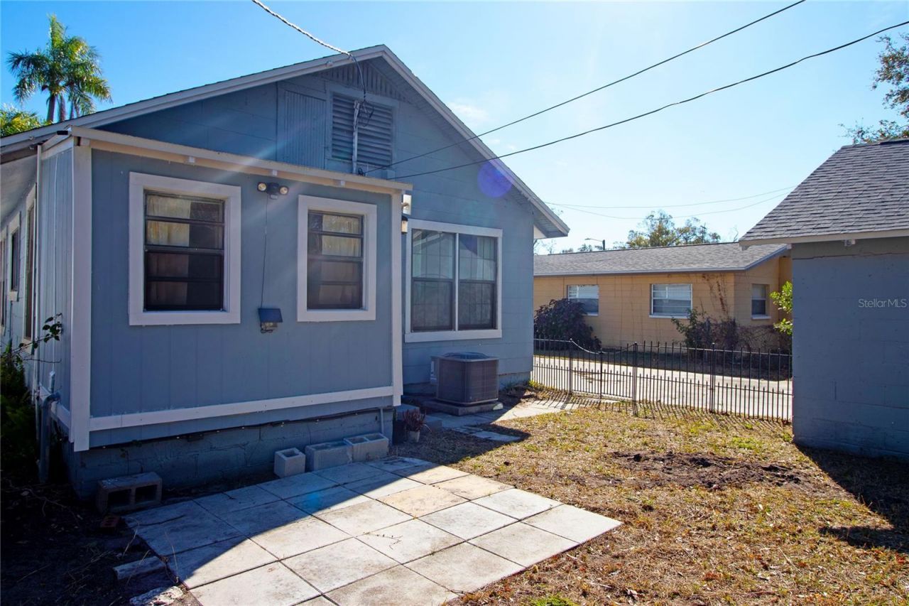 2425 Auburn Street S, Saint Petersburg, FL 33712 Photo