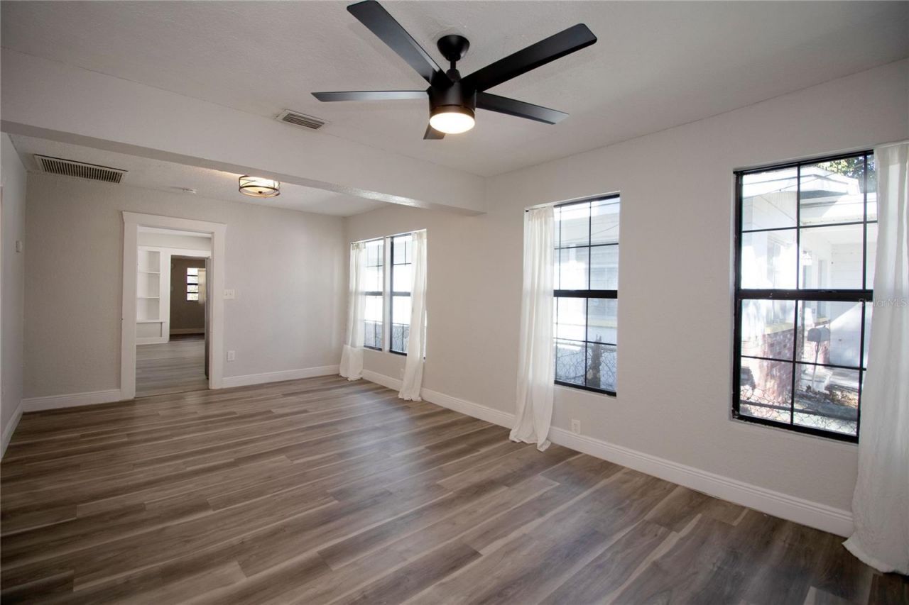 2425 Auburn Street S, Saint Petersburg, FL 33712 Photo