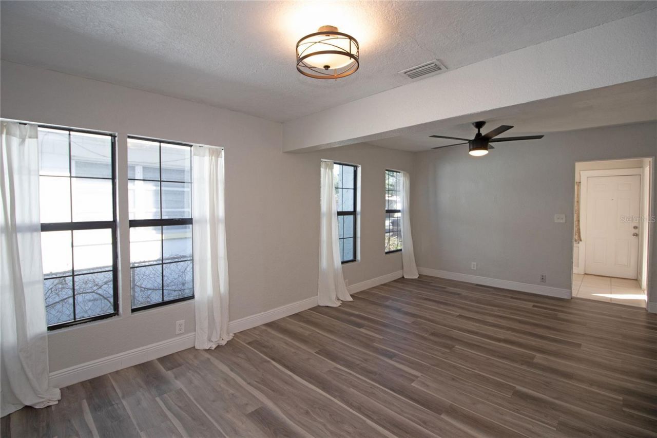 2425 Auburn Street S, Saint Petersburg, FL 33712 Photo