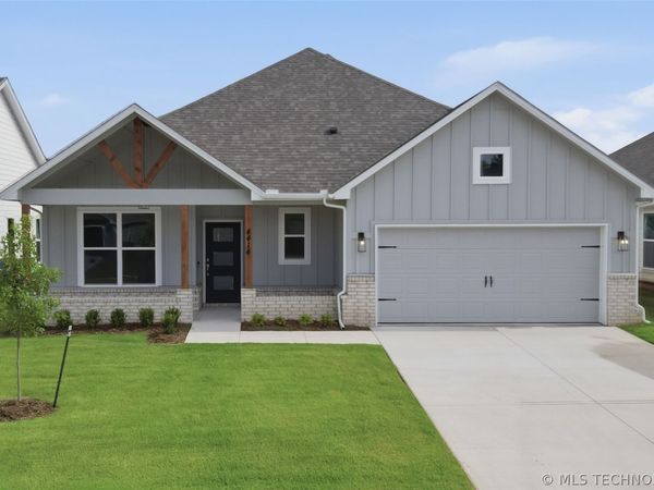 4414 W Van Buren Street, Broken Arrow, OK 74011