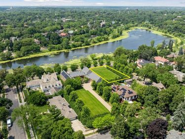 2501 E Lake Of The Isles Parkway, Minneapolis, MN 55405