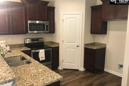 1028 Bergenfield Lane photo 4