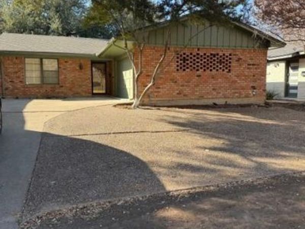 2728 Mccart Avenue, Fort Worth, TX 76110