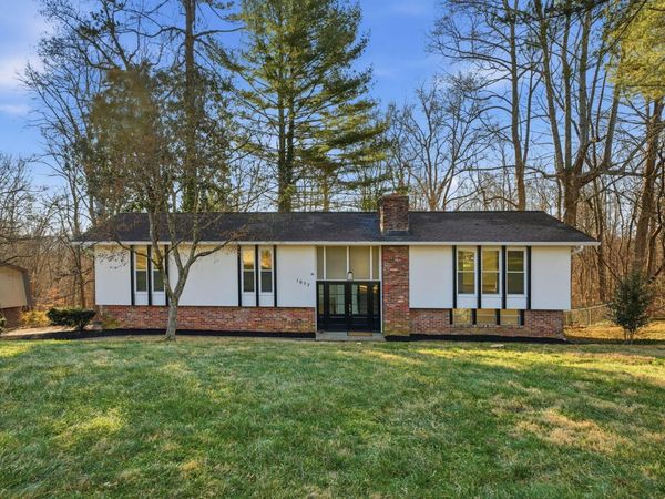 1057 W Outer Drive, Oak Ridge, TN 37830