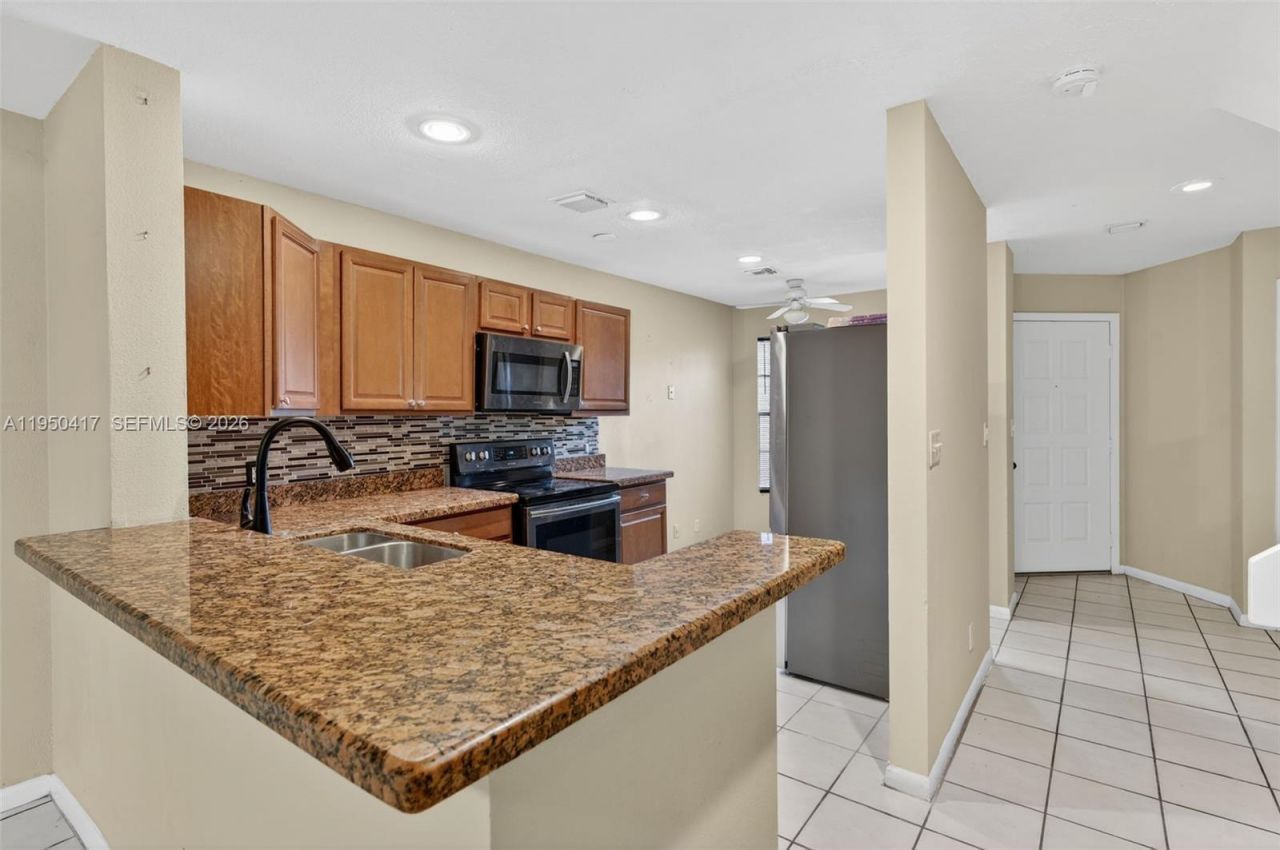 7033 Woodmont Way, Tamarac, FL 33321 Photo