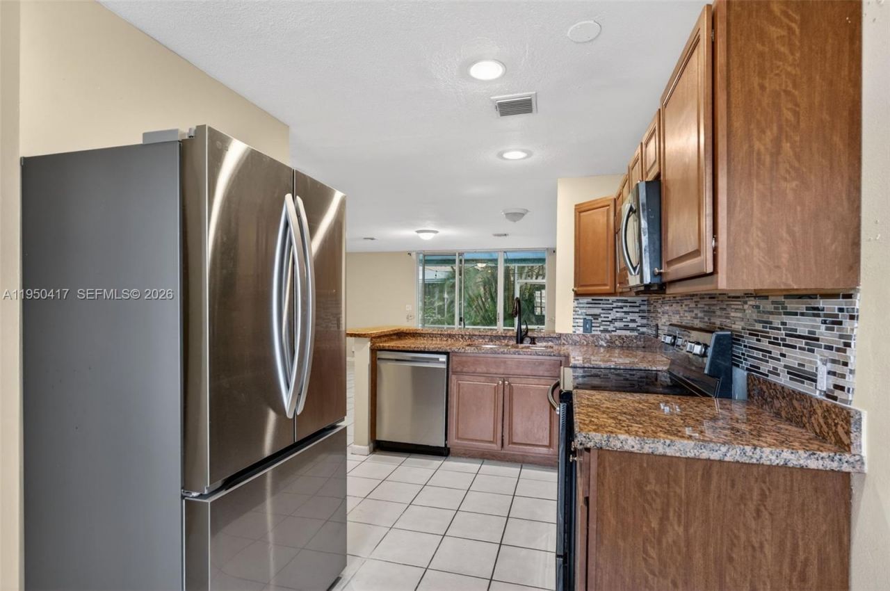 7033 Woodmont Way, Tamarac, FL 33321 Photo