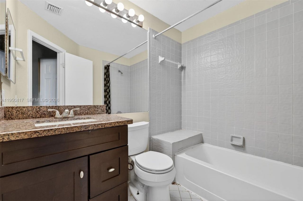 7033 Woodmont Way, Tamarac, FL 33321 Photo