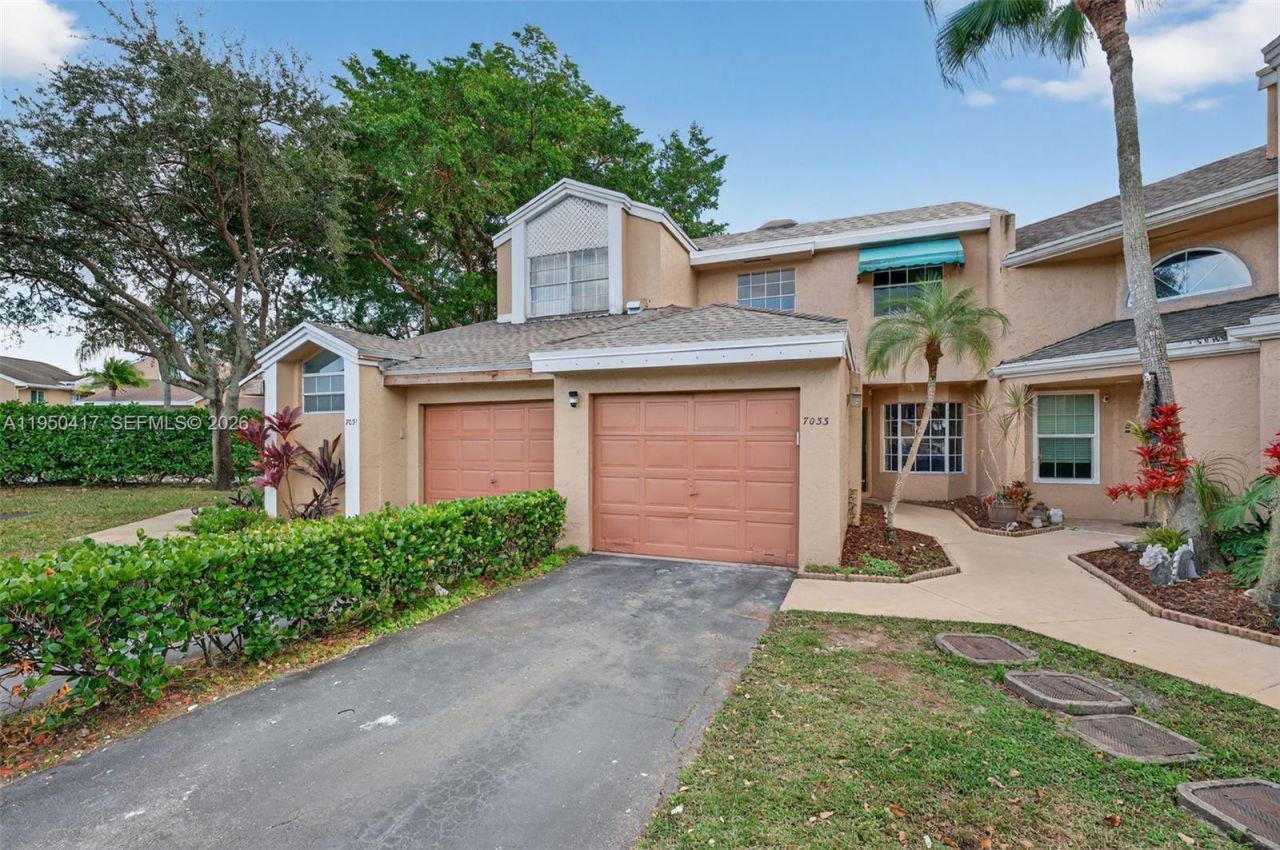 7033 Woodmont Way, Tamarac, FL 33321 Photo